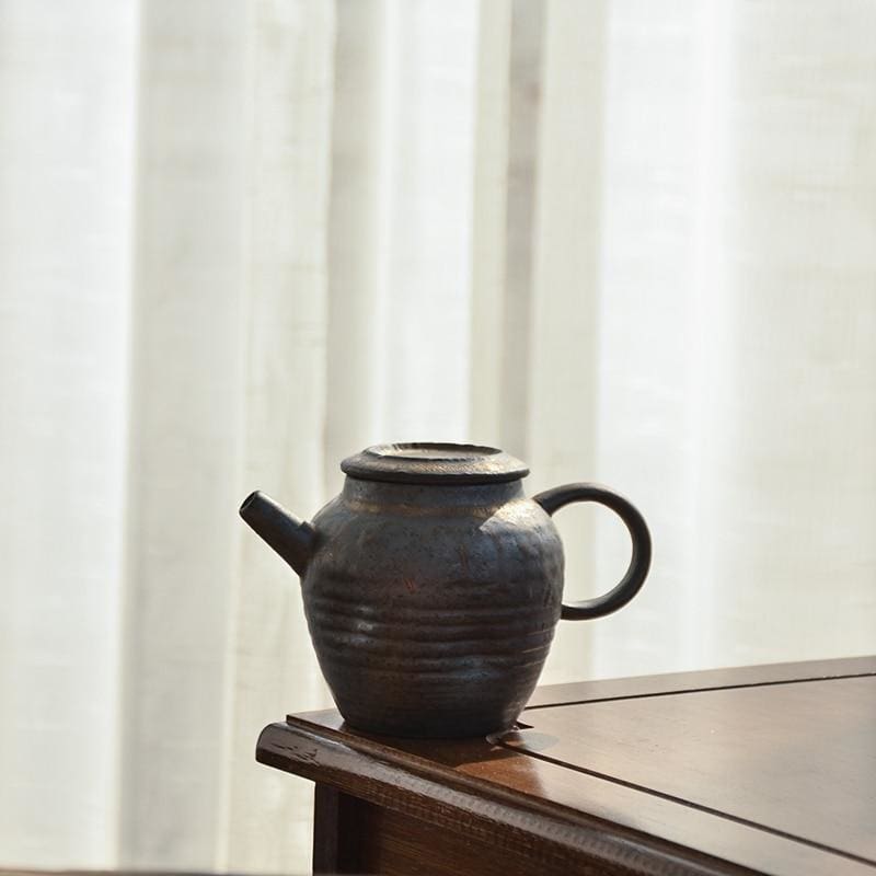 Teapot Kumi Osaka Street Market